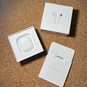 Apple generation 2 AirPods